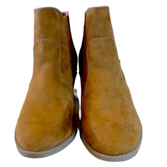 Arizona jean company Chelsea ankle boots booties 1.5 “ heels. Size 7.5 - Picture 3 of 8